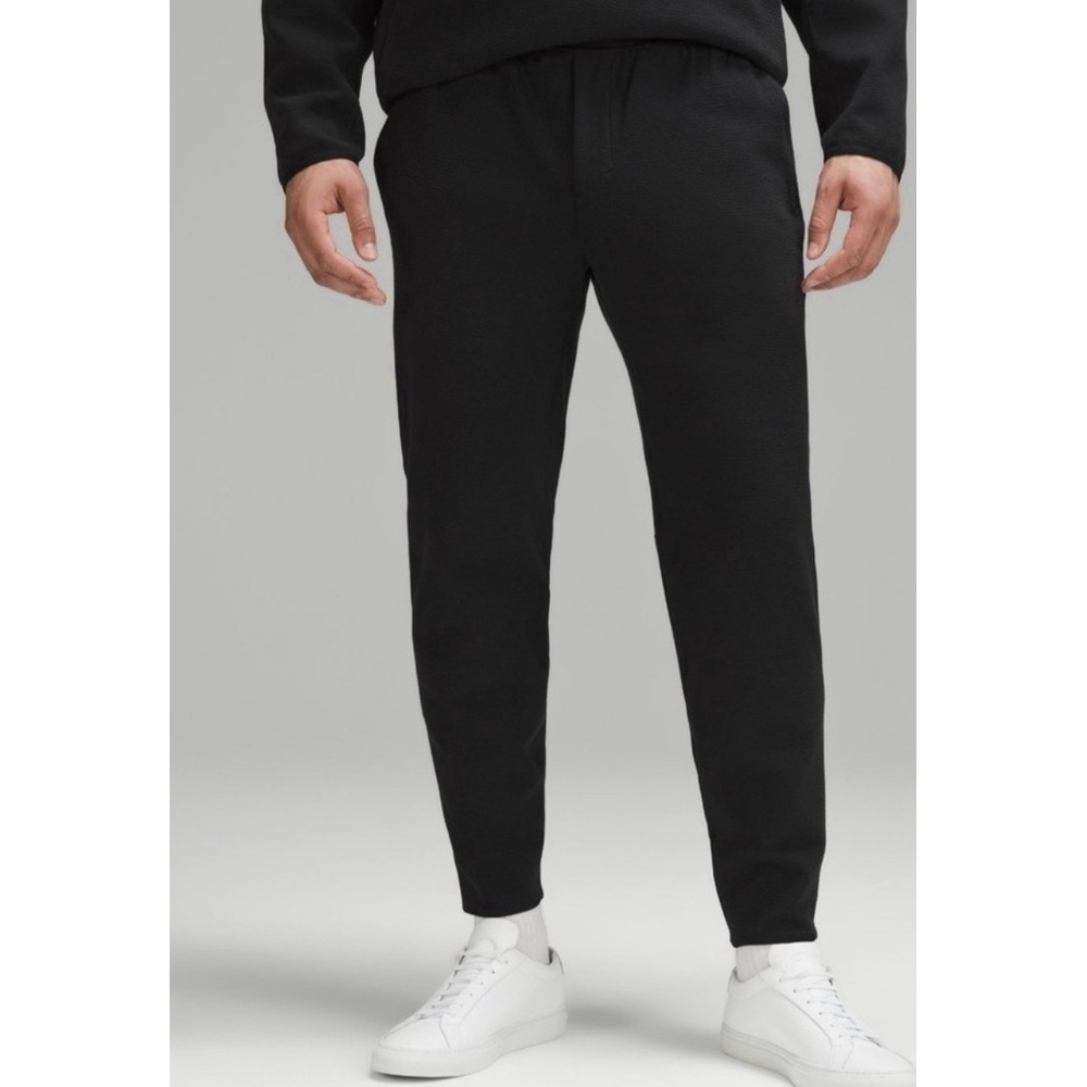 Men's Lululemon Textured Spacer Classic Tapered Pant M Black